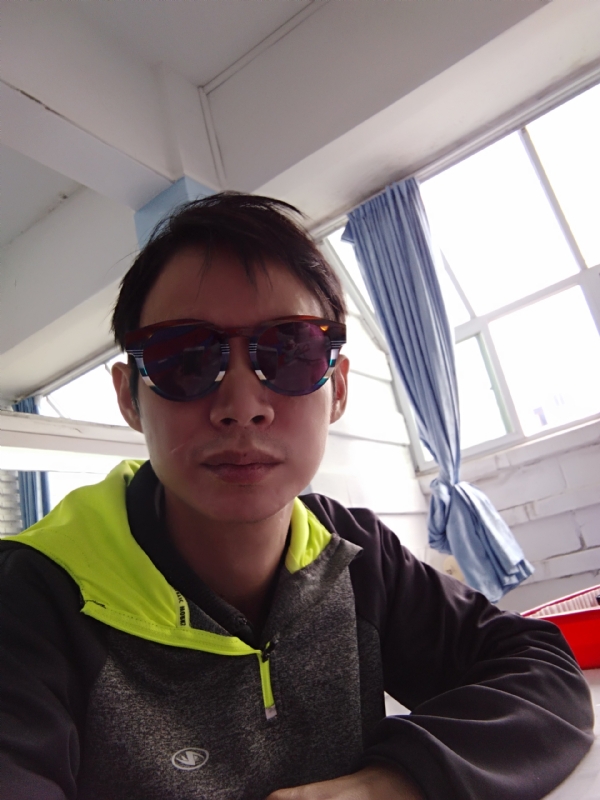 五华移民男的第一张照片--太原相亲服务中心