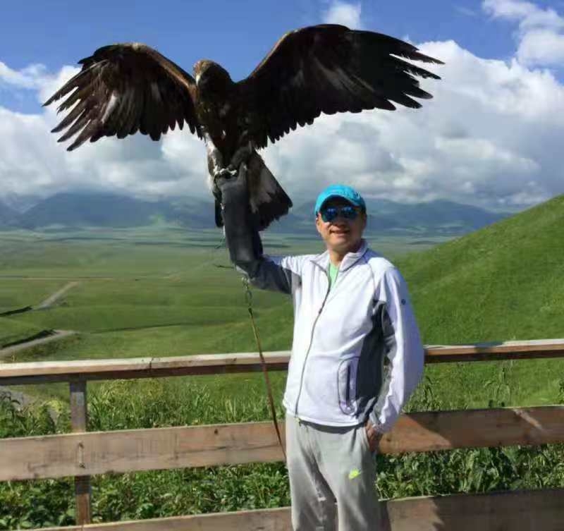 怀抱清风的第一张照片--太原相亲服务中心