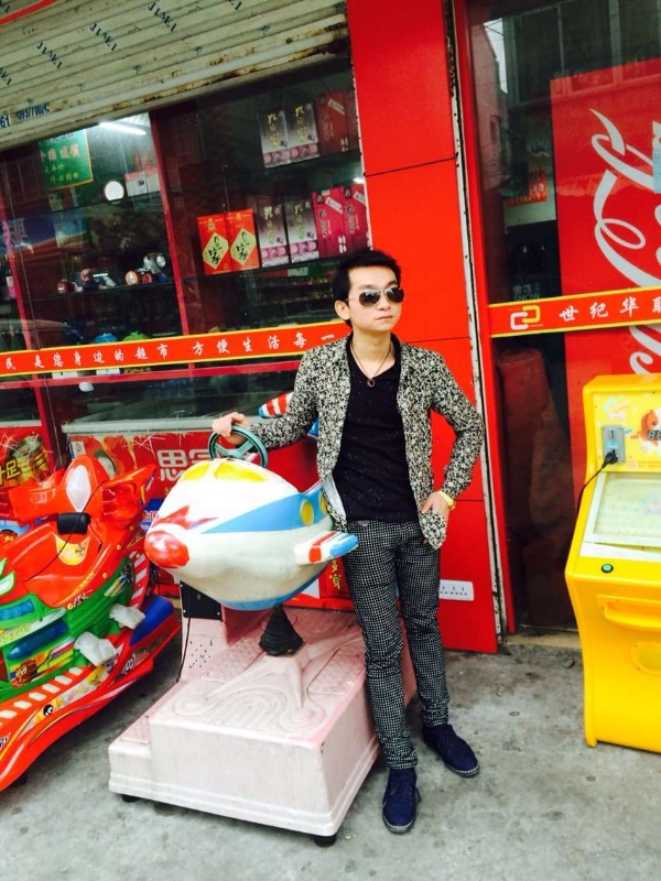 阳光帅气男嘉宾的第一张照片--太原相亲服务中心