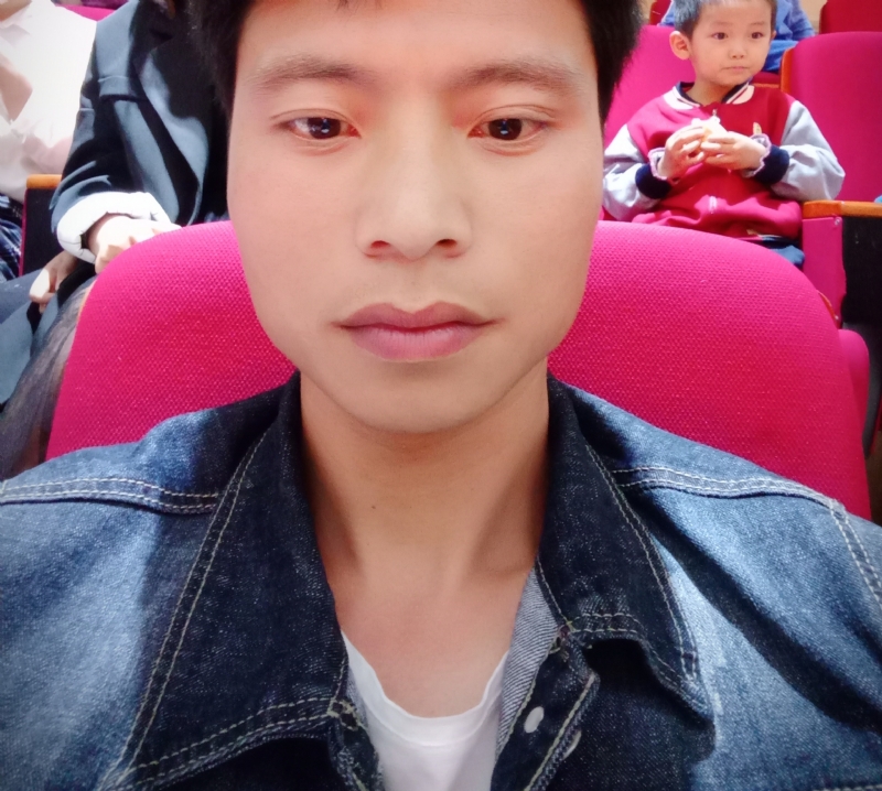 奋斗青年的第一张照片--太原相亲服务中心