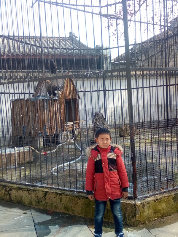 山高人伟峰的第一张照片--太原相亲服务中心