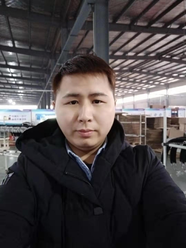 刀锋的第一张照片--太原相亲服务中心