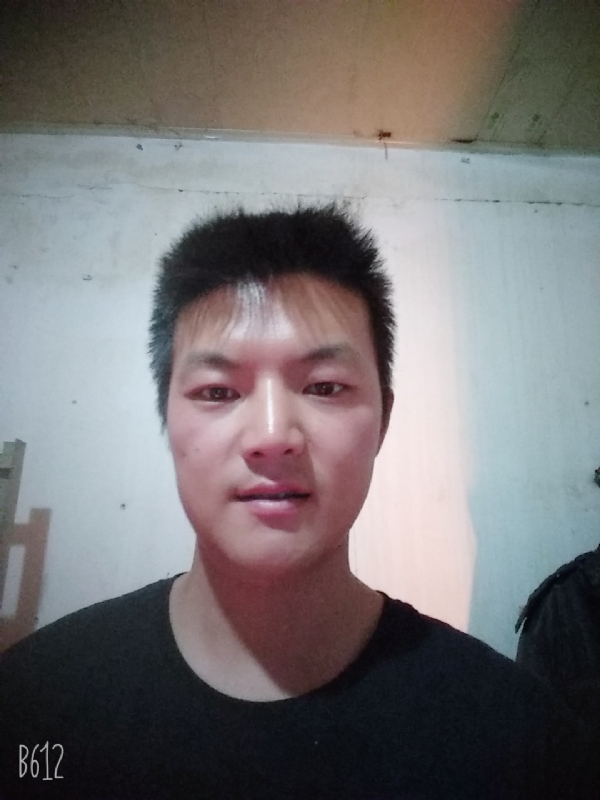 风轻云淡的第一张照片--太原相亲服务中心