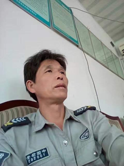 卧窗听雨的第一张照片--太原相亲服务中心