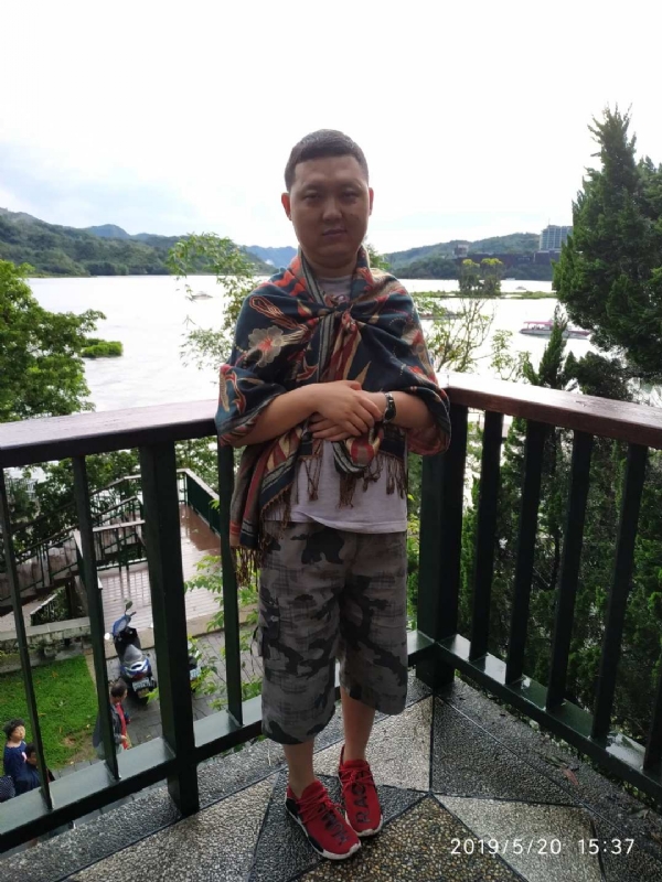 爱情里的俩个人的第一张照片--太原相亲服务中心