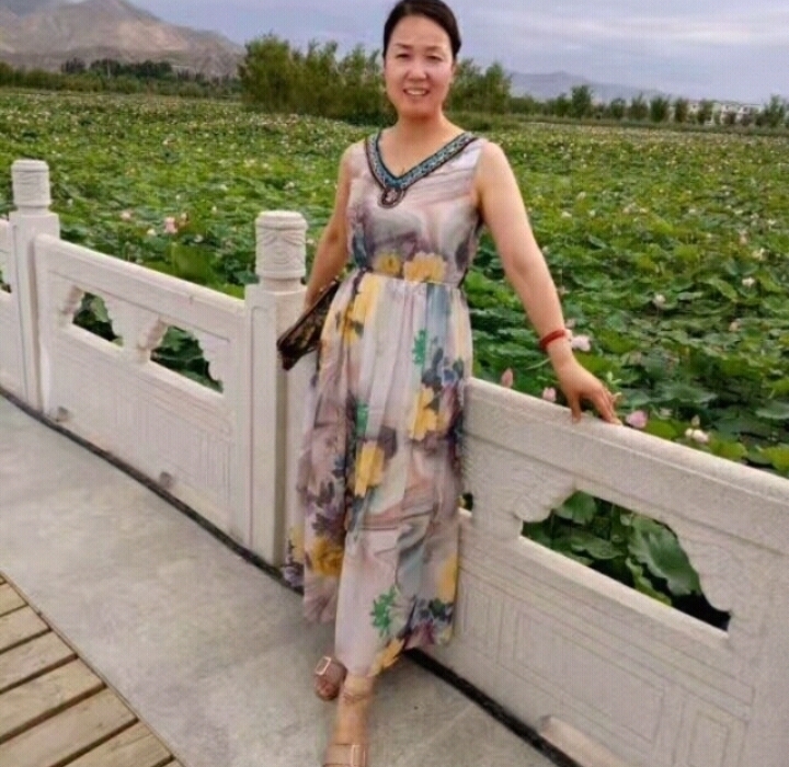 红叶的第一张照片--太原相亲服务中心