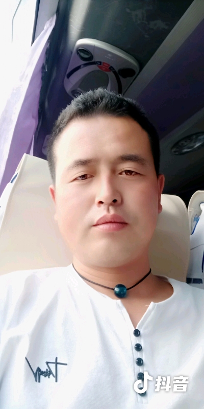 瞬间被爱上的第一张照片--太原相亲服务中心