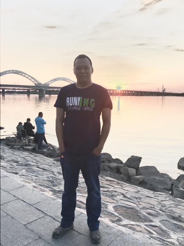 海天一色的第一张照片--太原相亲服务中心