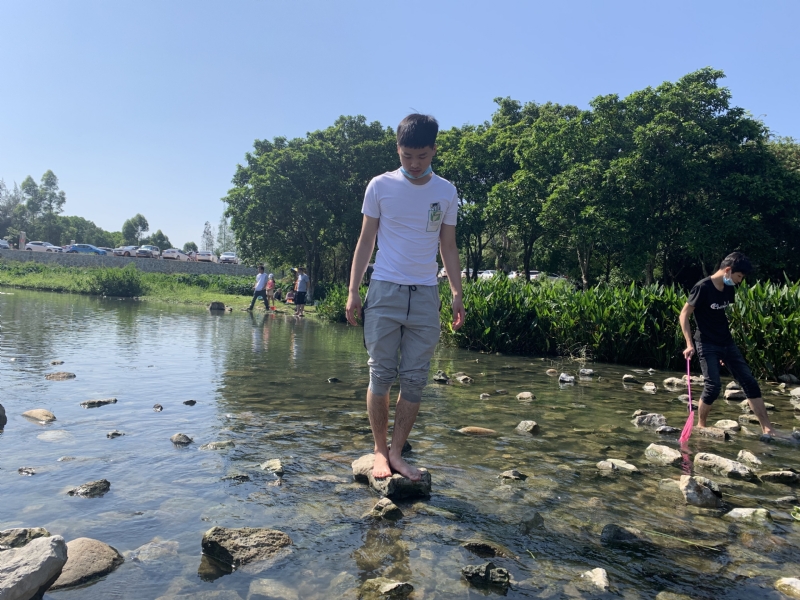 放假吃鸡的第二张照片--太原相亲服务中心