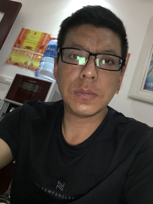 牵手的第三张照片--太原相亲服务中心