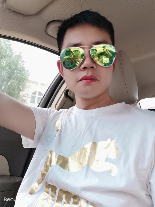 奋斗的第一张照片--太原相亲服务中心