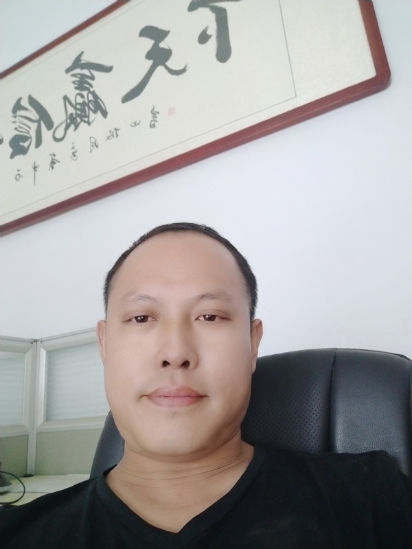 山丘的第三张照片--太原相亲服务中心