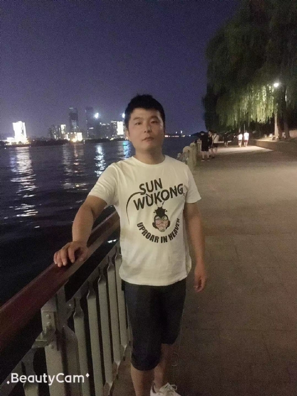 古月的第二张照片--太原相亲服务中心