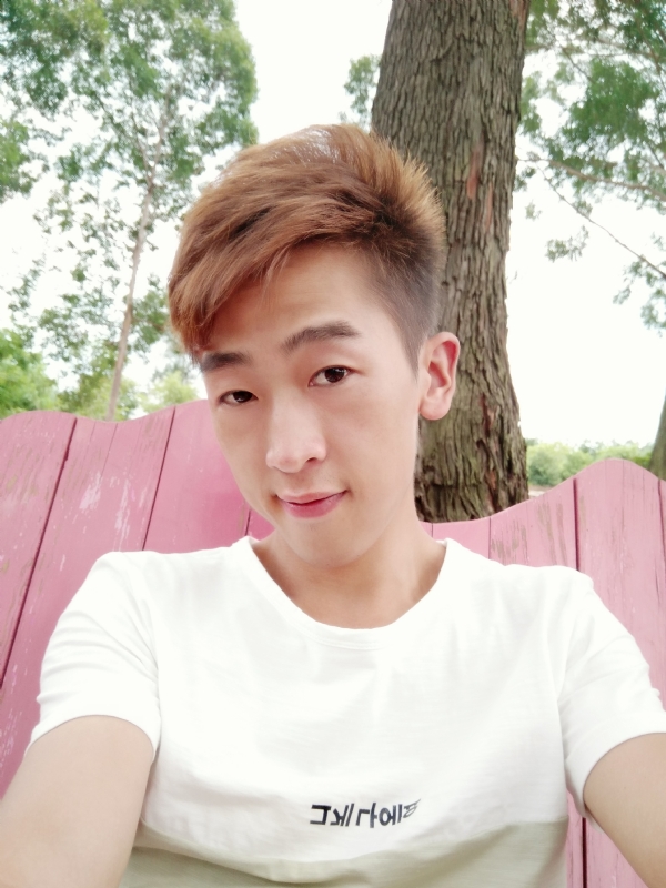 一觉睡到小时候的第一张照片--太原相亲服务中心