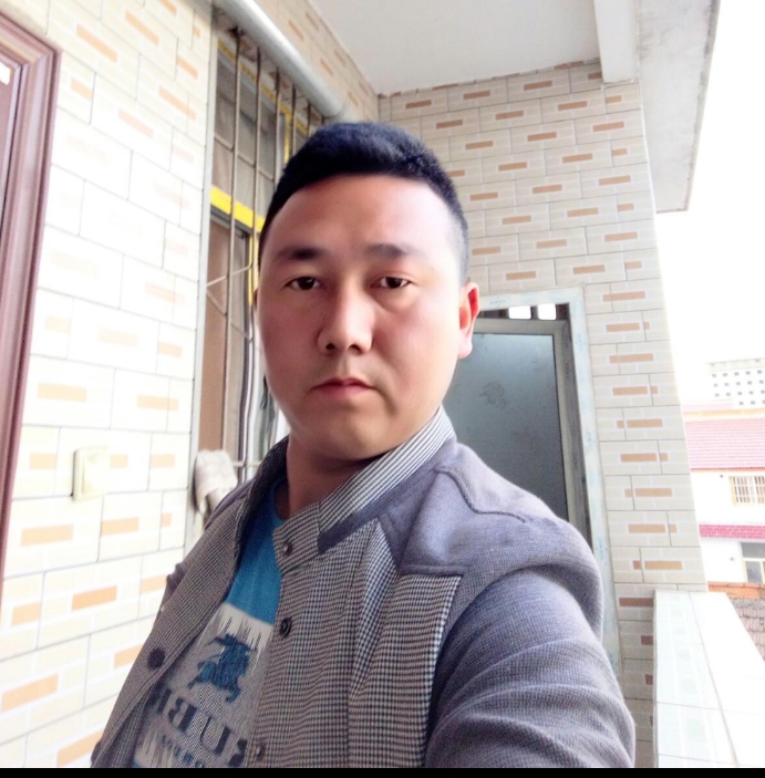 帅帅的大叔的第一张照片--太原相亲服务中心