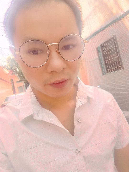 楠呐的第四张照片--太原相亲服务中心