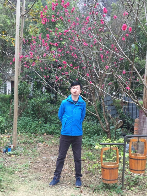 金生水起的第一张照片--太原相亲服务中心