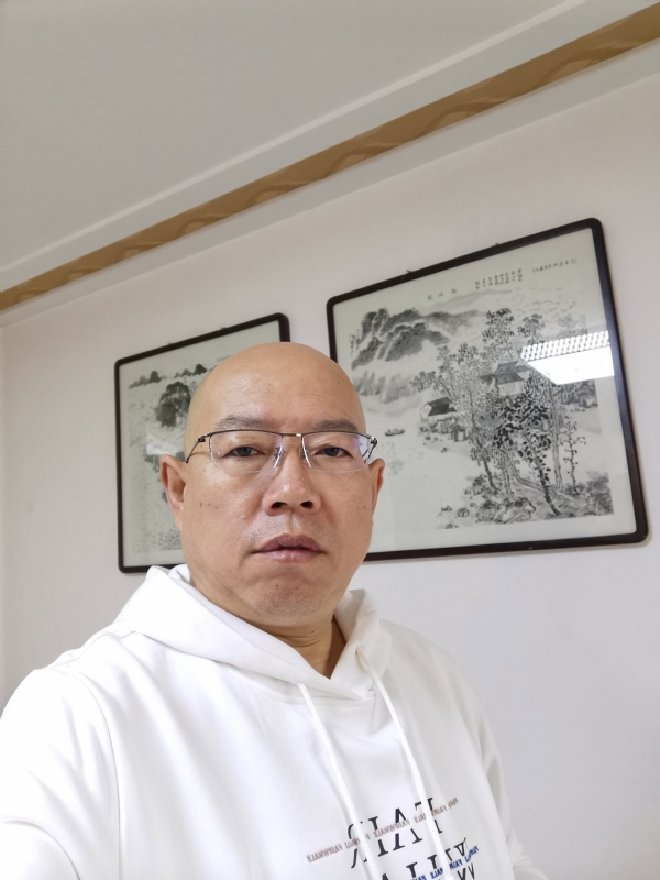 光头博士的第一张照片--太原相亲服务中心