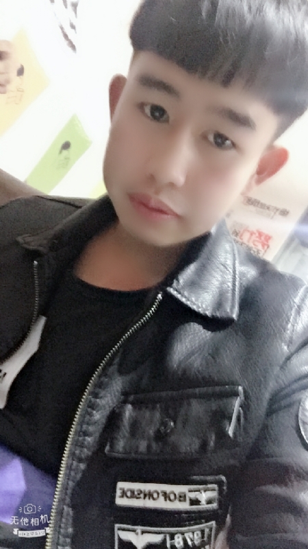 军绿色的第一张照片--太原相亲服务中心