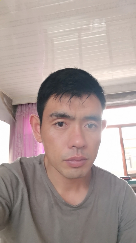 小草莓1981的第一张照片--太原相亲服务中心