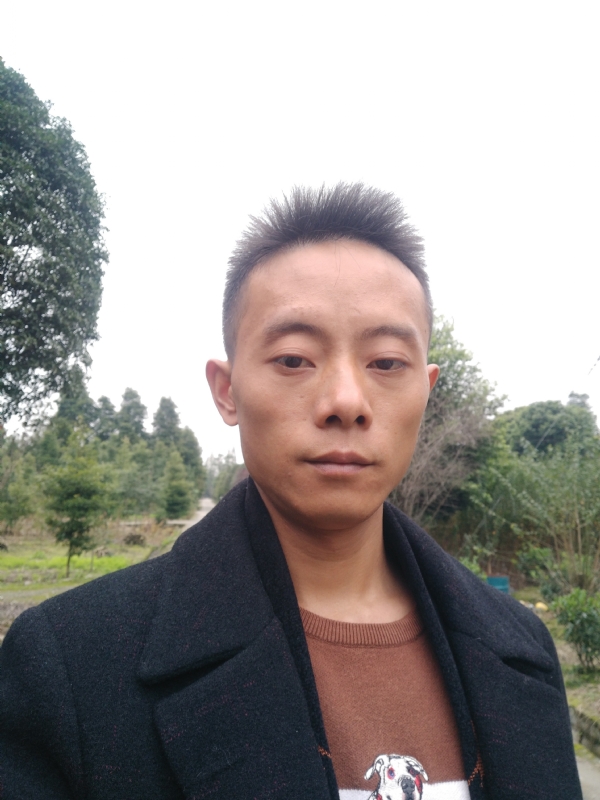 携手白头的第二张照片--太原相亲服务中心