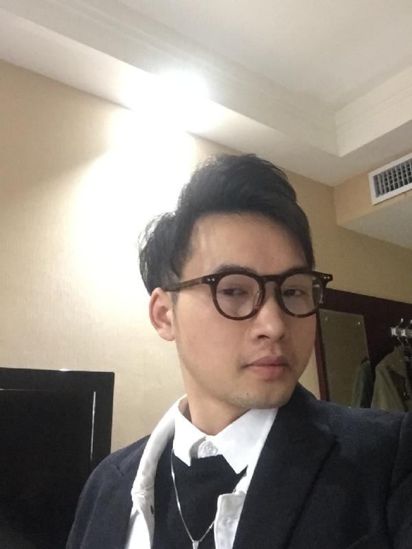 曾亮的第二张照片--太原相亲服务中心