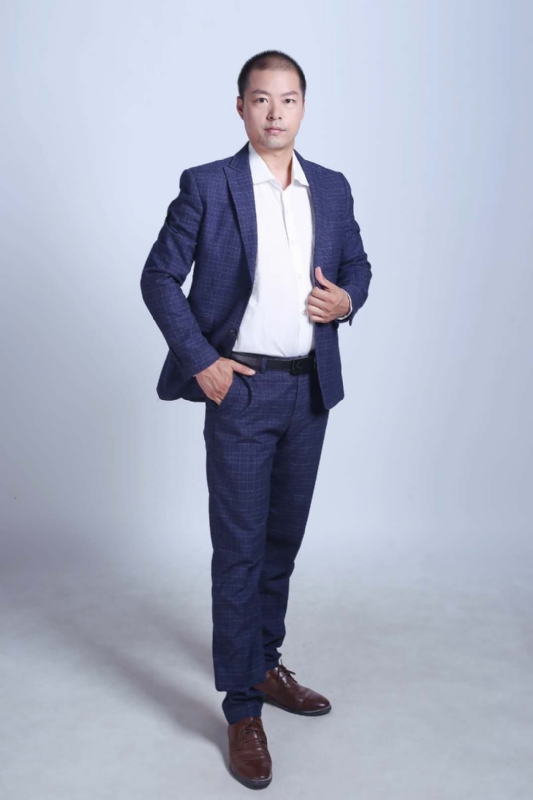 努力的青年的第一张照片--太原相亲服务中心