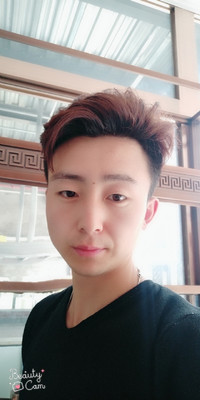 拼命微笑的第二张照片--太原相亲服务中心