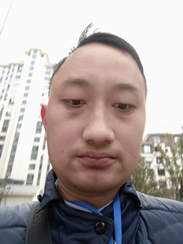 老男人的第一张照片--太原相亲服务中心