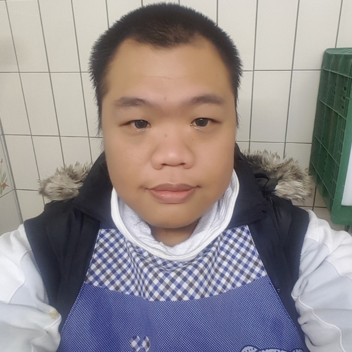 黑熊的第一张照片--太原相亲服务中心