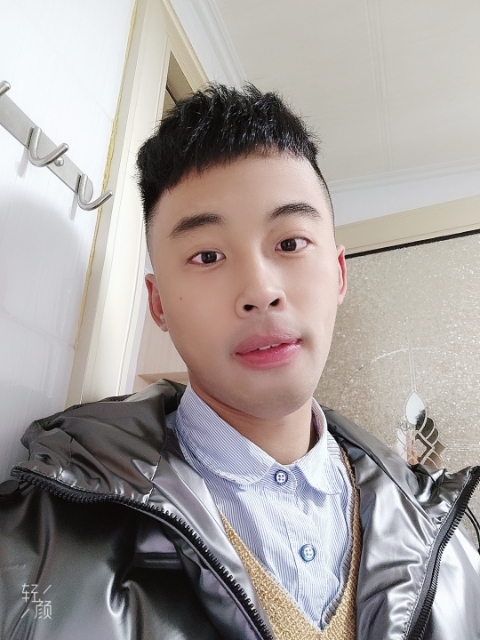 幼稚鬼的第一张照片--太原相亲服务中心