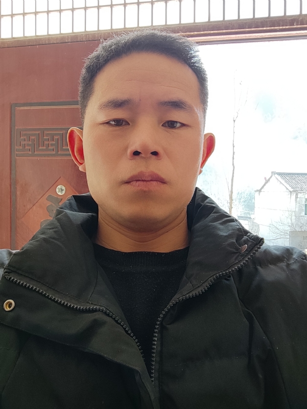 勇敢的成长的第一张照片--太原相亲服务中心