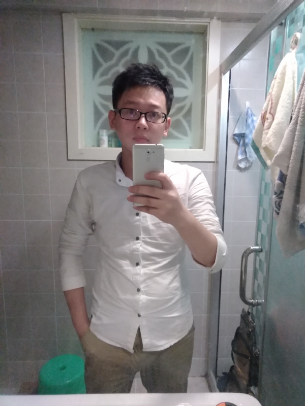 花谢魂伤的第二张照片--太原相亲服务中心