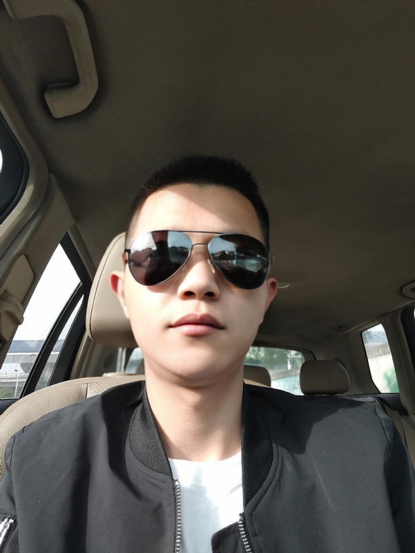 葛先生的第二张照片--太原相亲服务中心