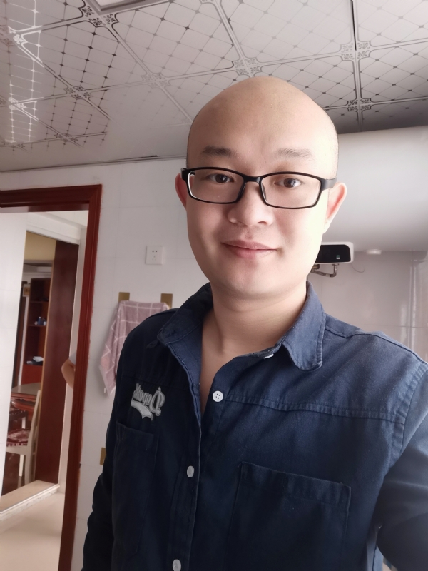 凝望远方的第一张照片--太原相亲服务中心