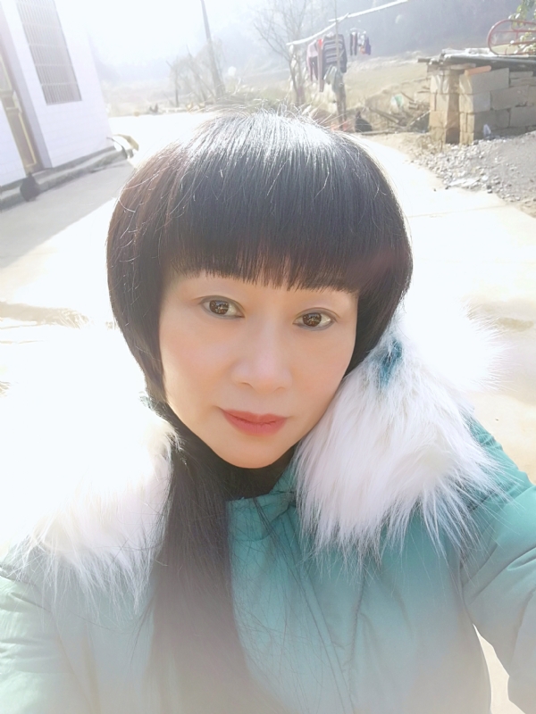 金鱼儿的第一张照片--太原相亲服务中心
