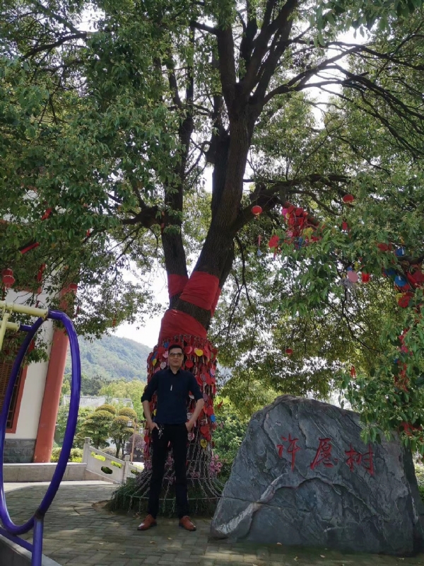 霸气的第一张照片--太原相亲服务中心