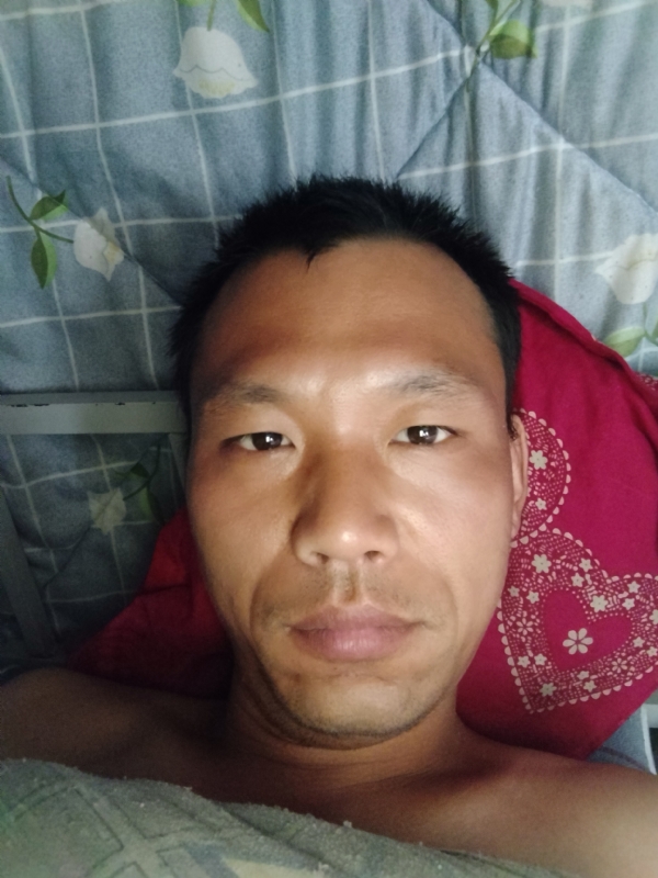 弘扬的第一张照片--太原相亲服务中心