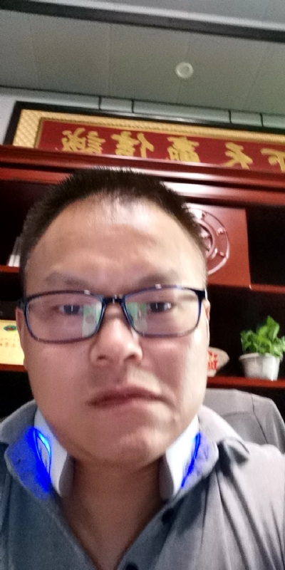 模具工匠的第一张照片--太原相亲服务中心