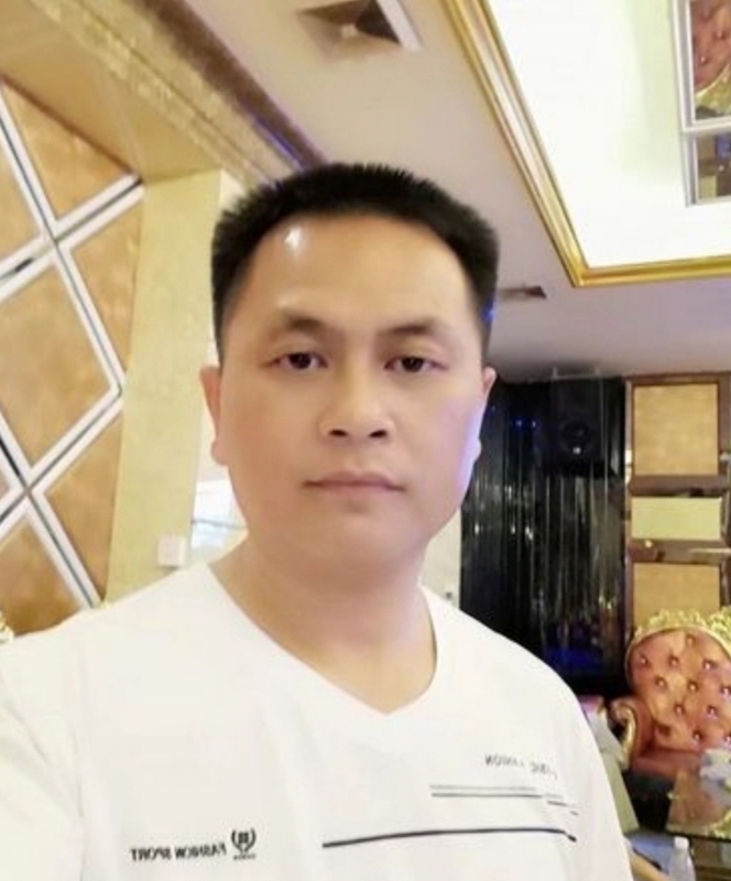 小梁的第二张照片--太原相亲服务中心