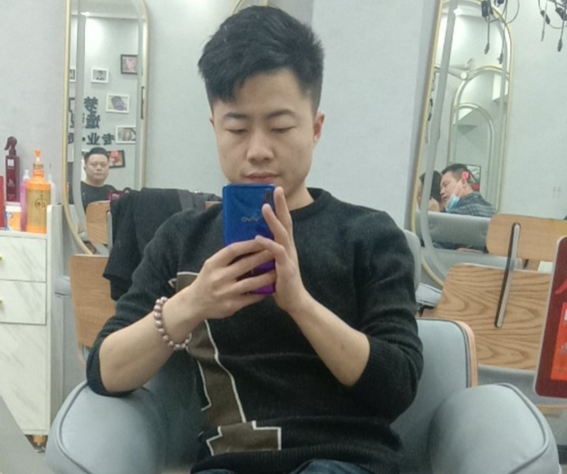 无法自拔的第一张照片--太原相亲服务中心