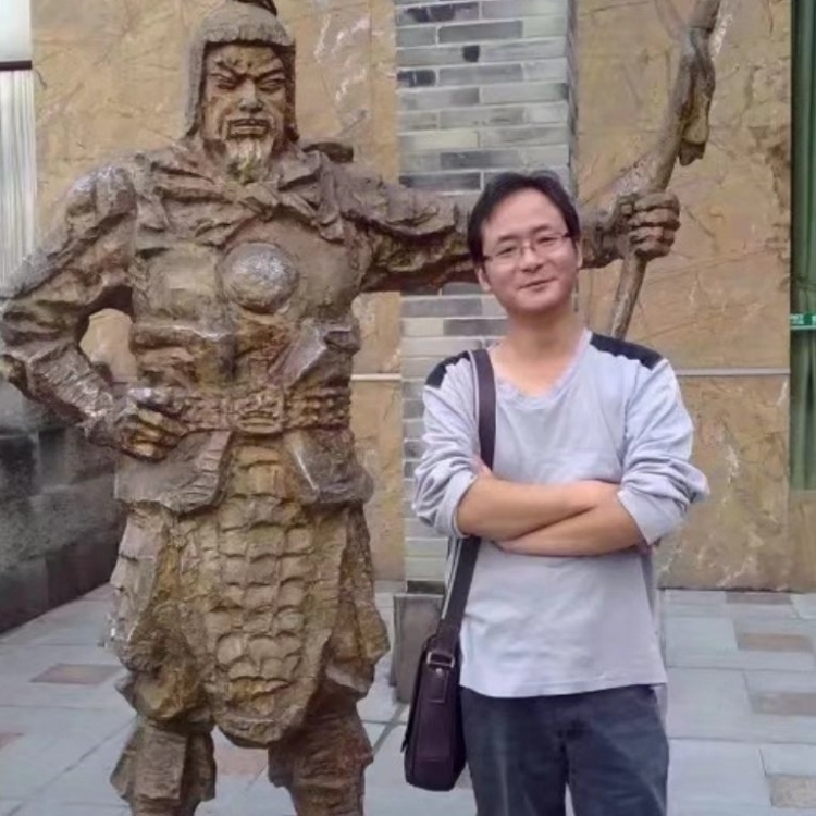 孤狼的第三张照片--太原相亲服务中心