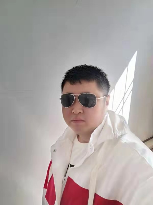 大漠叔叔的第一张照片--太原相亲服务中心