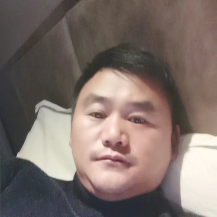 奔跑的第二张照片--太原相亲服务中心