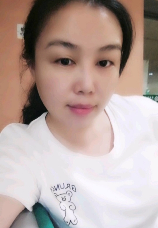 淡淡的云的第三张照片--太原相亲服务中心