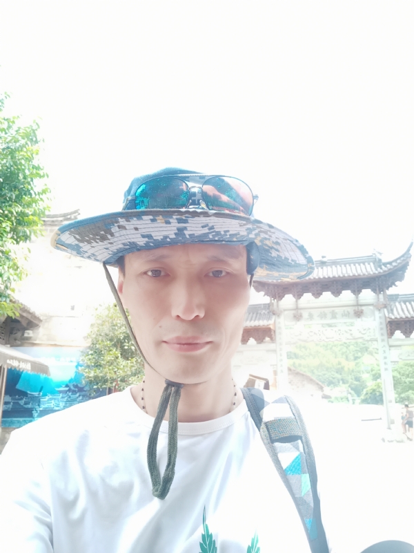 童群海的第一张照片--太原相亲服务中心