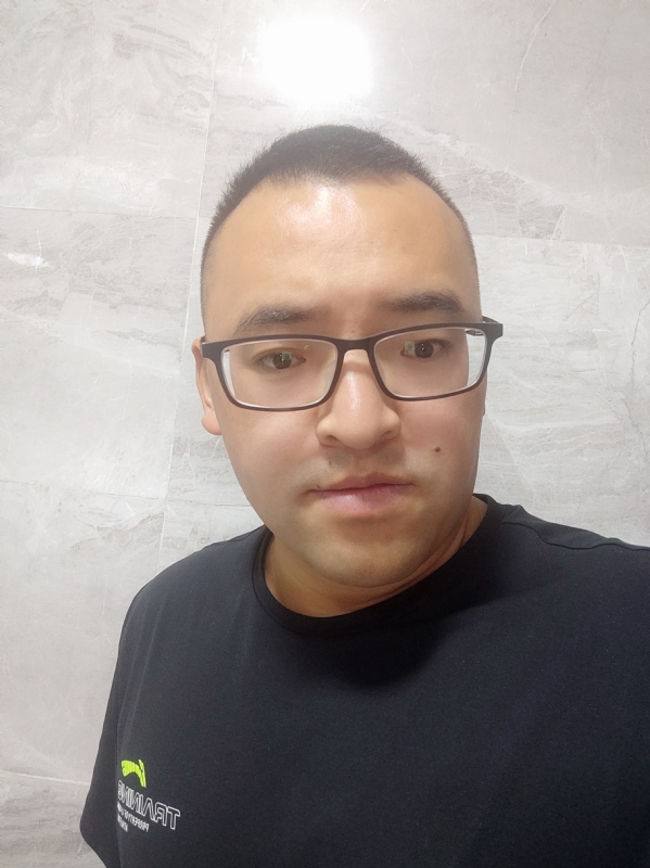 只愿得一人心的第三张照片--太原相亲服务中心