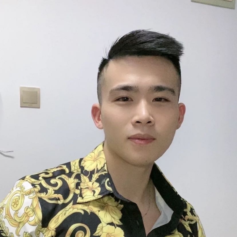 迷彩冲锋衣的第一张照片--太原相亲服务中心