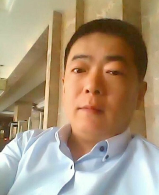 落叶随风的第一张照片--太原相亲服务中心