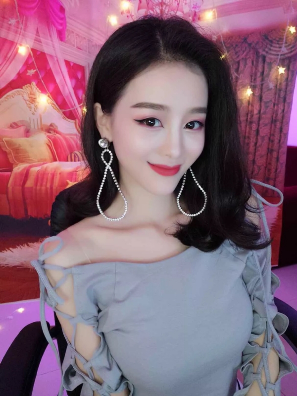 Cici的第三张照片--太原相亲服务中心